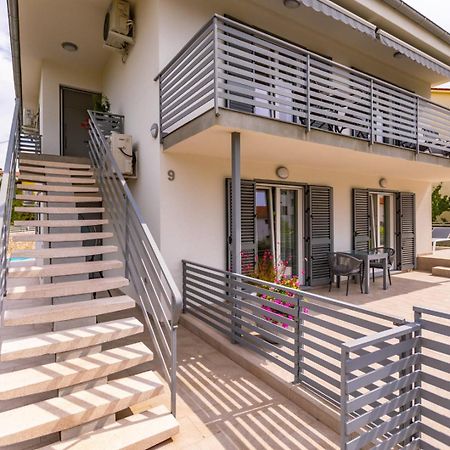 Apartments Pivas Malinska Ngoại thất bức ảnh
